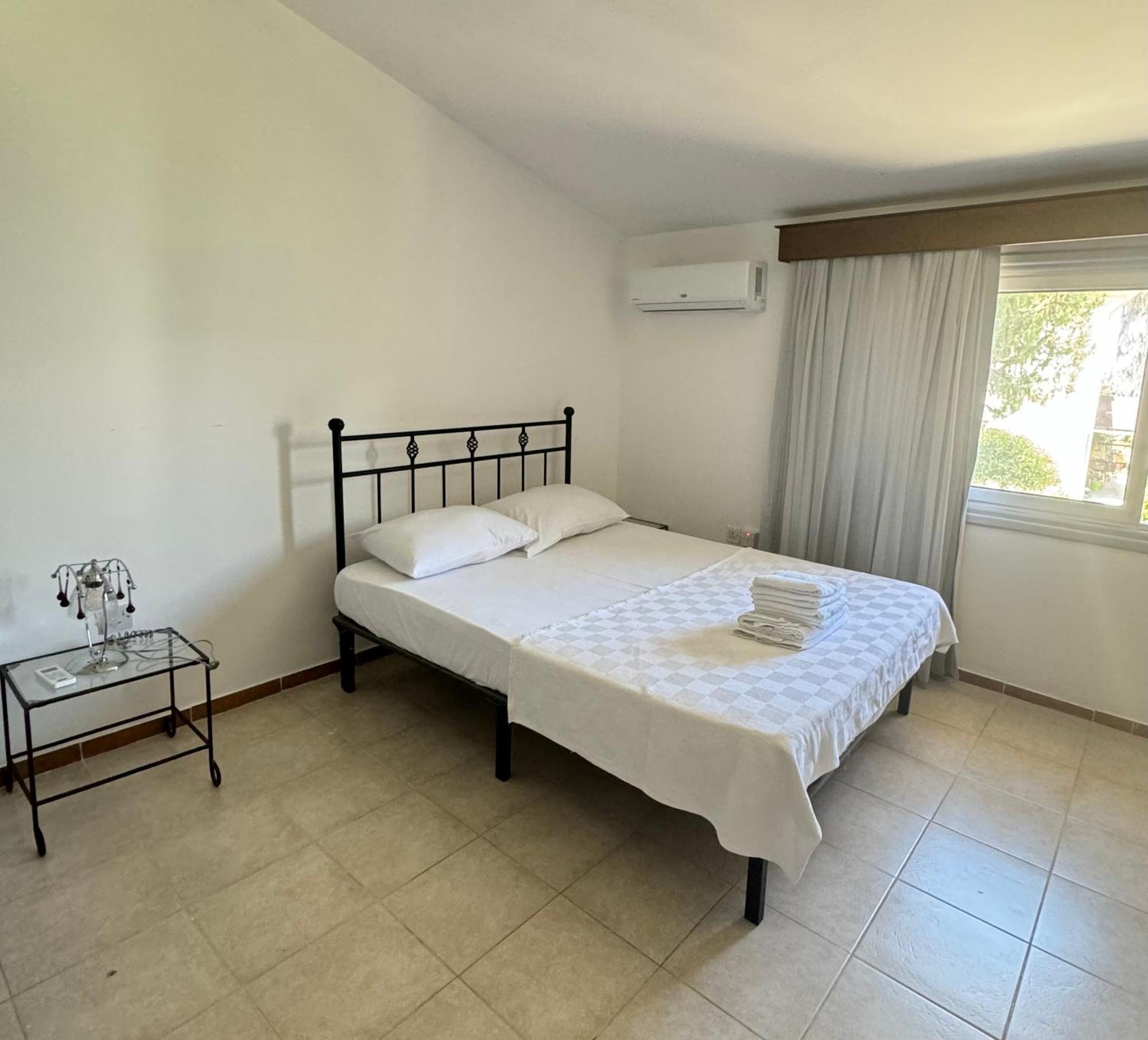 The Horse Farm Hotel Agios Georgios  外观 照片