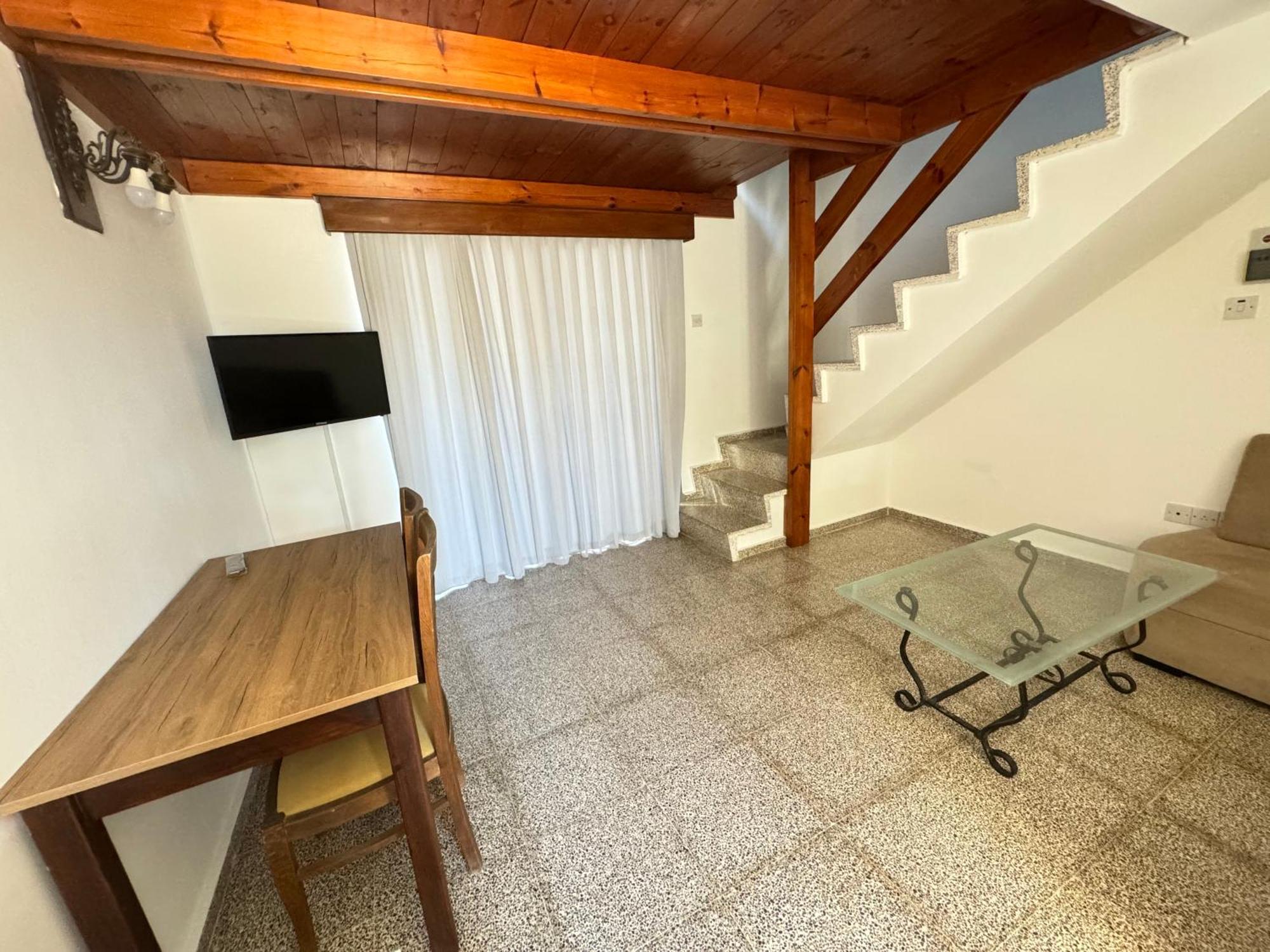 The Horse Farm Hotel Agios Georgios  外观 照片