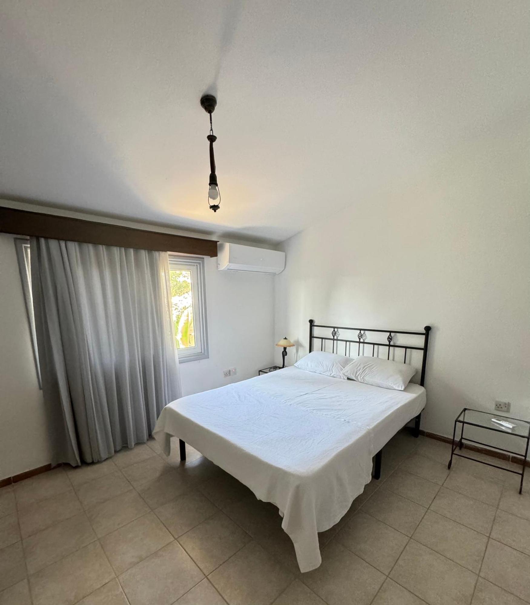 The Horse Farm Hotel Agios Georgios  外观 照片